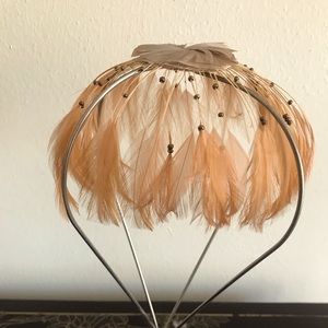 Vintage 1950s/1960s Feather Hat / Skull Cap